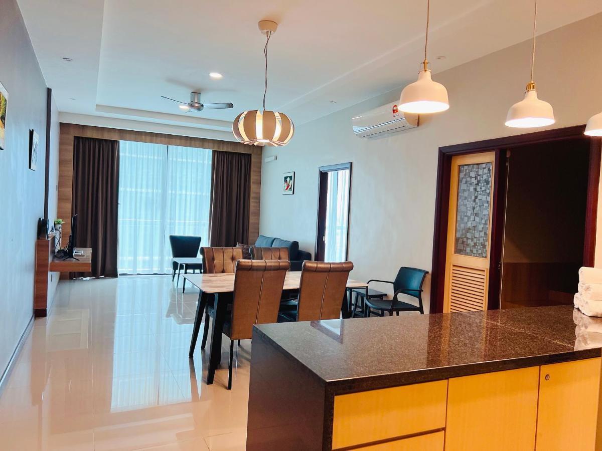 Imperial Grand Suite Apartment Kuching Dış mekan fotoğraf