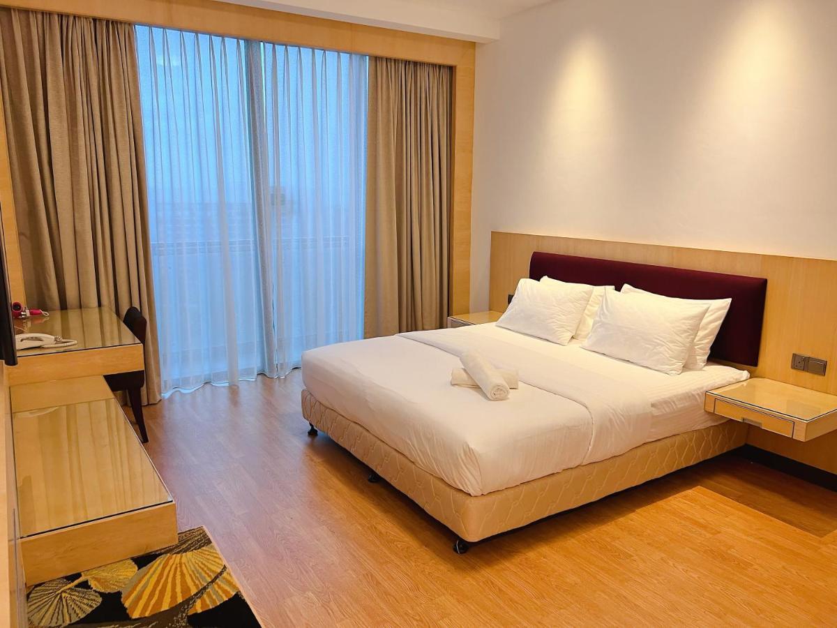 Imperial Grand Suite Apartment Kuching Dış mekan fotoğraf