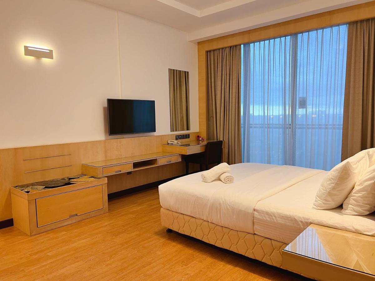 Imperial Grand Suite Apartment Kuching Dış mekan fotoğraf