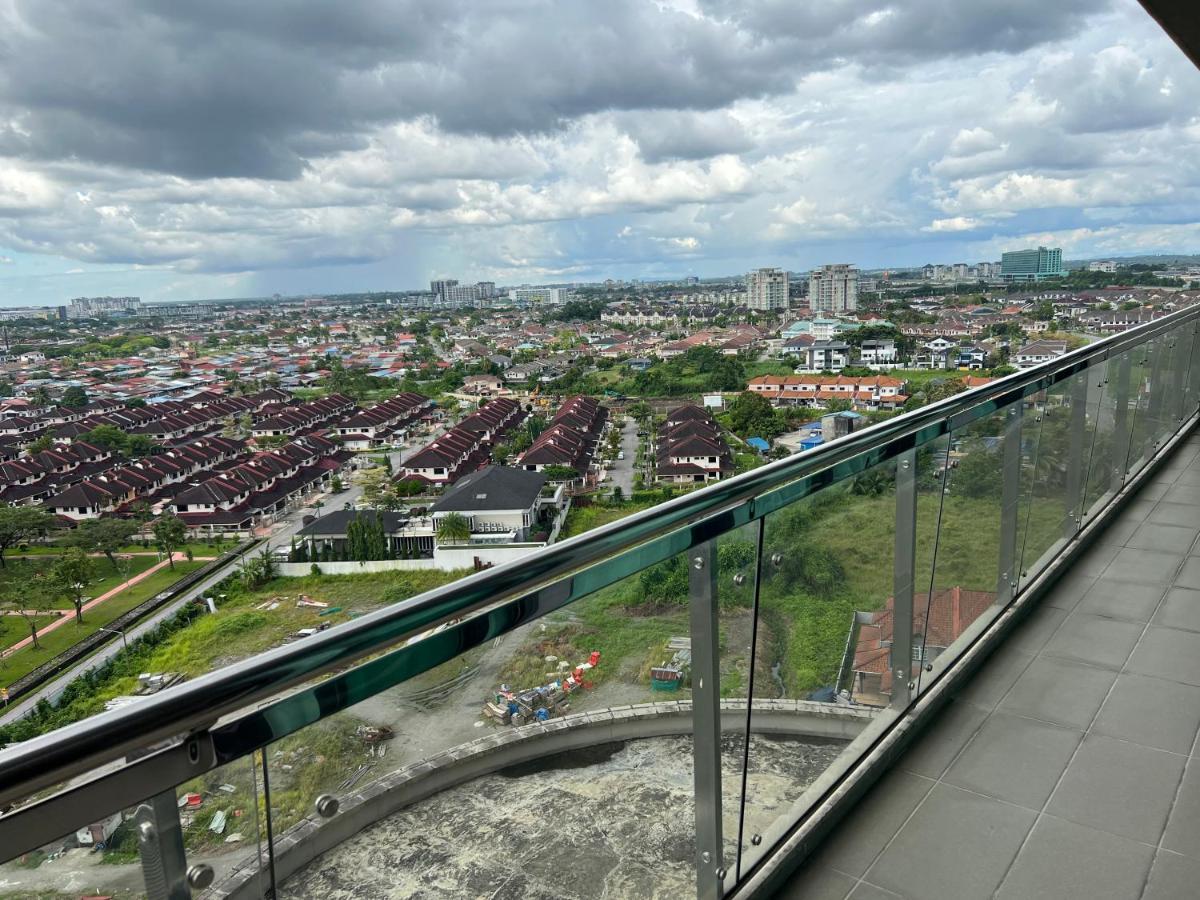 Imperial Grand Suite Apartment Kuching Dış mekan fotoğraf