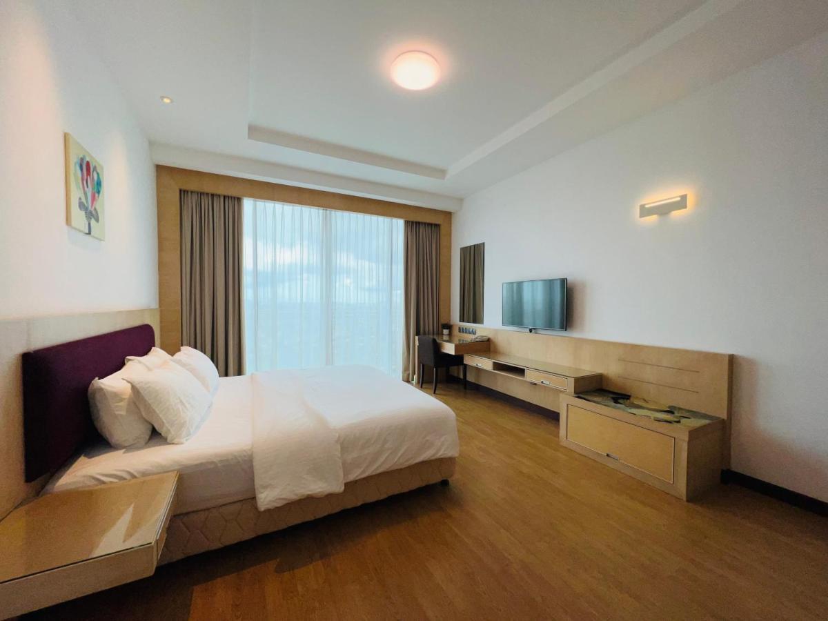 Imperial Grand Suite Apartment Kuching Dış mekan fotoğraf