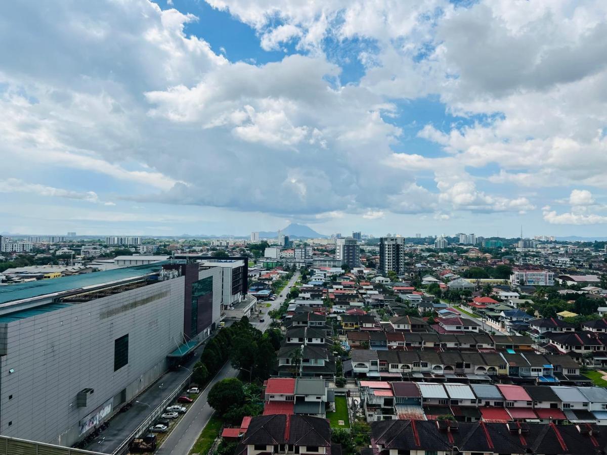 Imperial Grand Suite Apartment Kuching Dış mekan fotoğraf