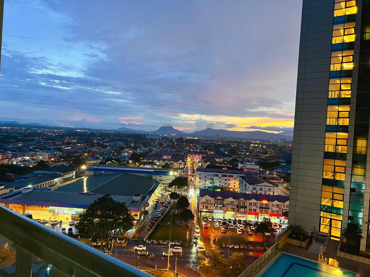 Imperial Grand Suite Apartment Kuching Dış mekan fotoğraf