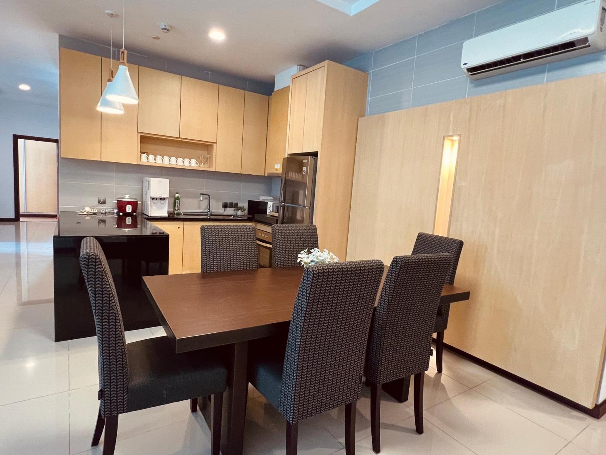 Imperial Grand Suite Apartment Kuching Dış mekan fotoğraf